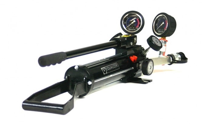 پمپ دستی هیدرولیکی دو پورت تک سرعته مدل HP-550 D ساخت اکولایزر انگلستان